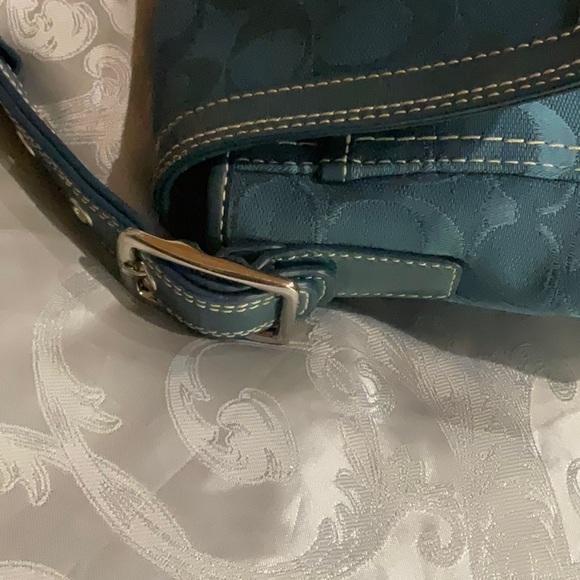 Coach Handbag - Picture 2 of 6